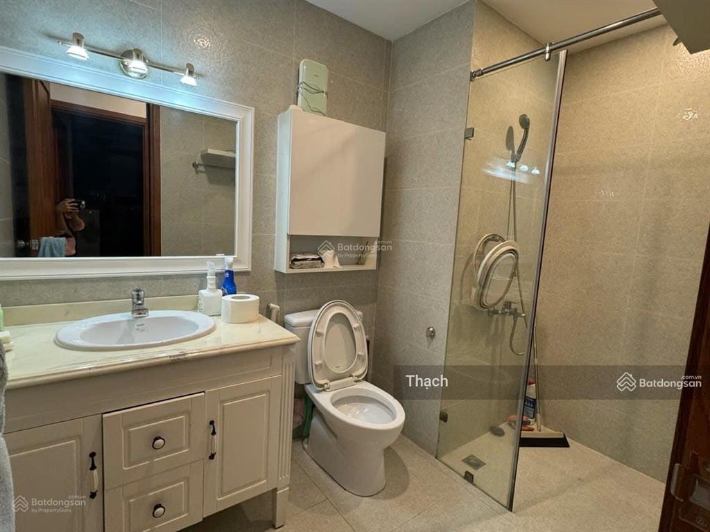 Bán gấp căn 2pn 80m2 ct8 the emerald tầng trung, full đồ đẹp, ở ngay, giá 6 tỷ.  0966 432 ***