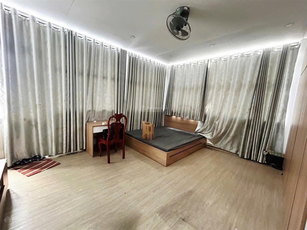 Chỉ 5.x tỷ  nhà 3 tầng  5x15  kế aeon tên lửa, bình tân  đường 5m oto ngủ trong nhà.