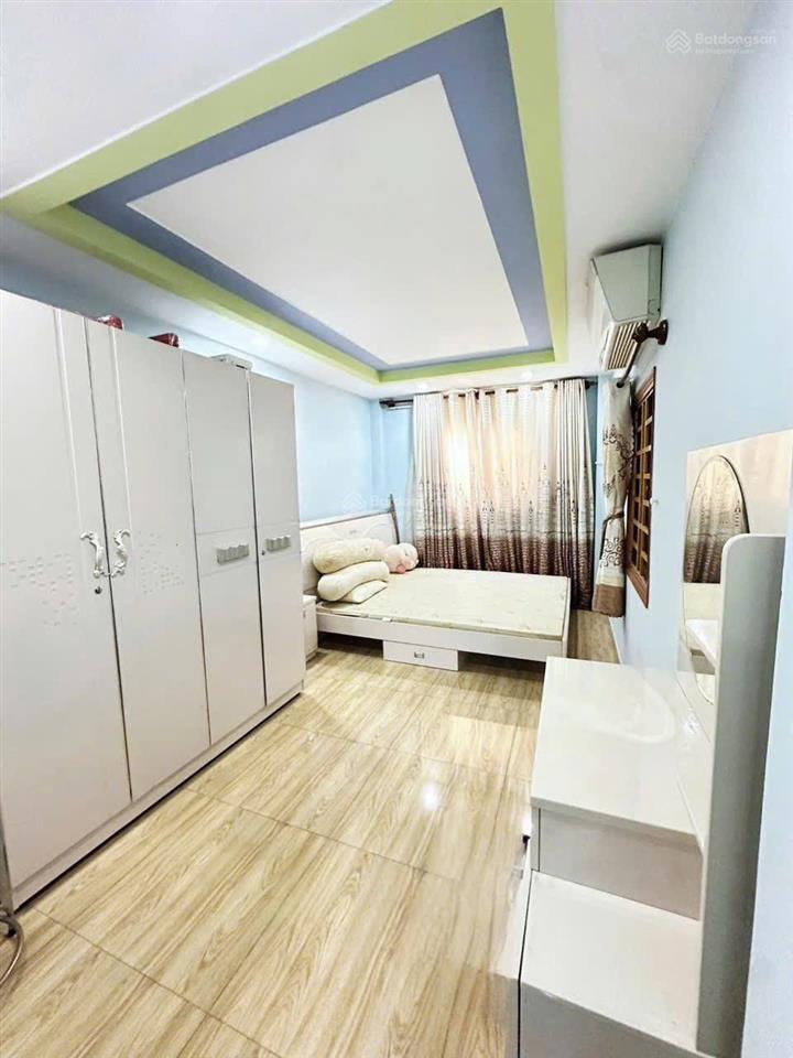 Nhà đẹp ở ngay  kdc nam hùng vương  3 tầng  ngang 4m x 14m  đường 6m  chỉ 4,x tỷ