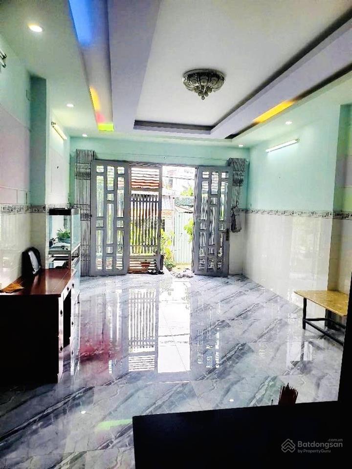 Nhỉnh 6 tỷ  nhà đẹp  3 tầng  4x20  hẻm 6m  kdc kinh dương vương, an lạc, bình tân