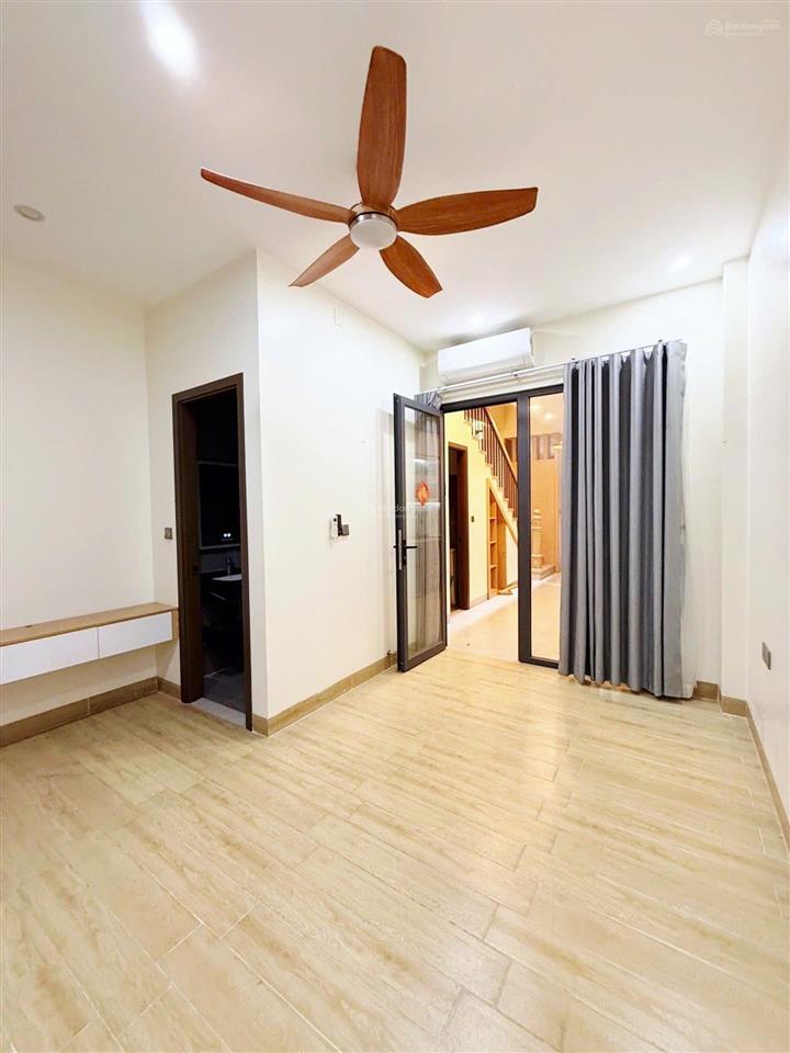 Chỉ 7,x tỷ  siêu phẩm 4 tầng  4x20m  hẻm 6m  kế kinh dương vương, bình tân