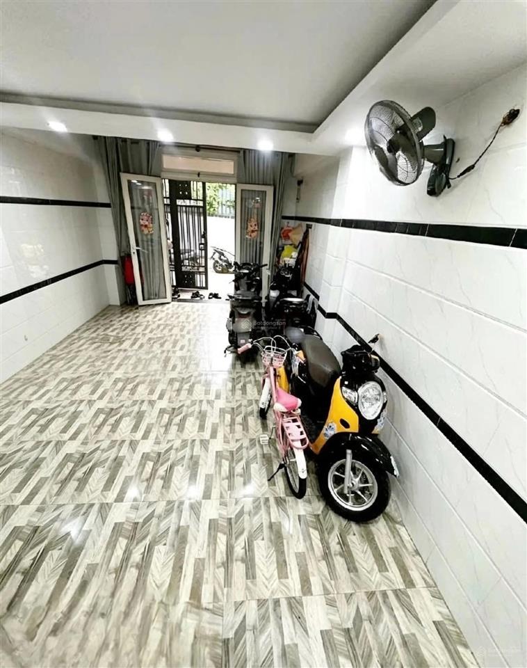 Chỉ 7,x tỷ  nhà đẹp  4 tầng  4x16  giáp aeon tên lửa, bình tân  ô tô ngủ trong nhà