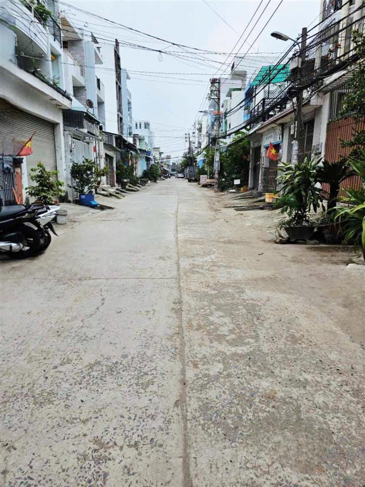 Bán nhà  3 tầng  4x17  đường 10m thông  an dương vương, bình tân  chỉ 6.x tỷ