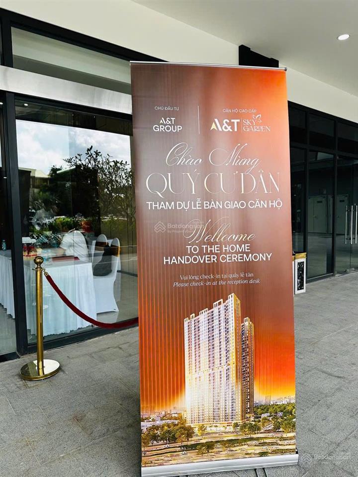 Giá tuyệt chủng, cần bán căn a&t sky garden 63m2 2pn 2wc giá 2,5 tỷ, view hồ bơi, mới 100%