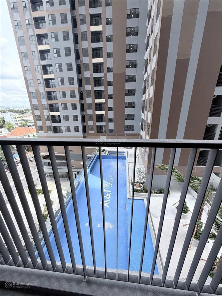 Giá tuyệt chủng, cần bán căn a&t sky garden 63m2 2pn 2wc giá 2,5 tỷ, view hồ bơi, mới 100%