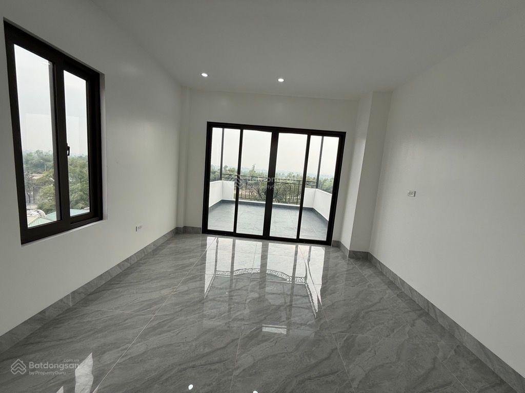 Phúc lợi  long biên  45m x 6 tầng  thang máy  4 ngủ  vỉa hè ô tô tránh  cạnh vinhomes