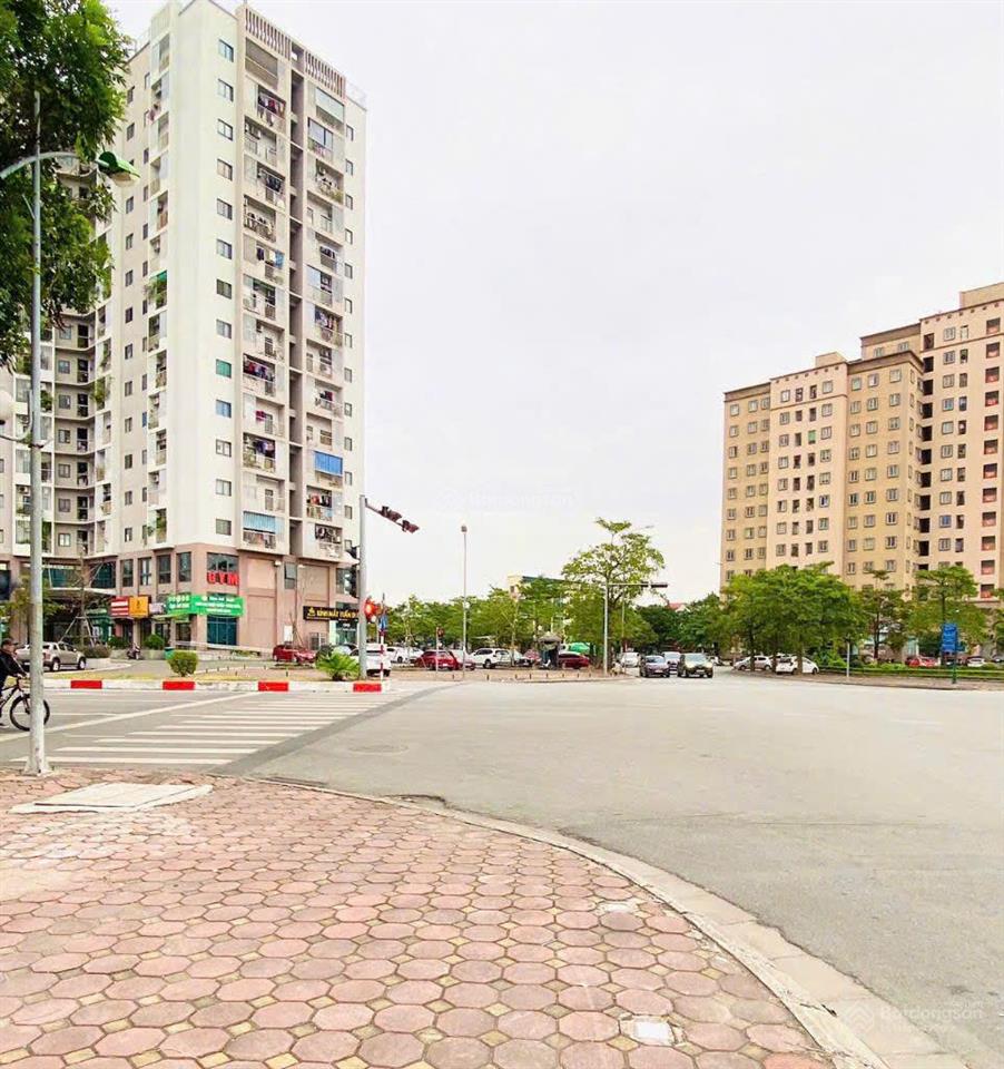 Hiếm! kinh doanh đỉnh, ở, sổ lâu dài. bán shophouse chân đế chung cư happy star 50m2. giá hơn 3 tỷ