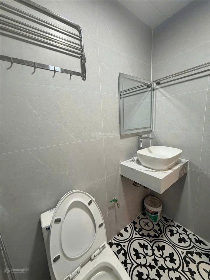Hiếm! chỉ hơn 2 tỷ! bán chung cư kđt việt hưng, full nội thất, thang máy, tầng đẹp!