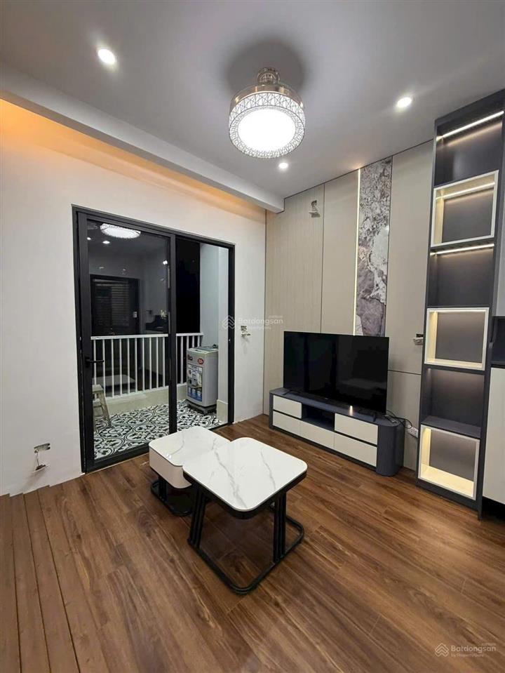 Hiếm! chỉ hơn 2 tỷ! bán chung cư kđt việt hưng, full nội thất, thang máy, tầng đẹp!