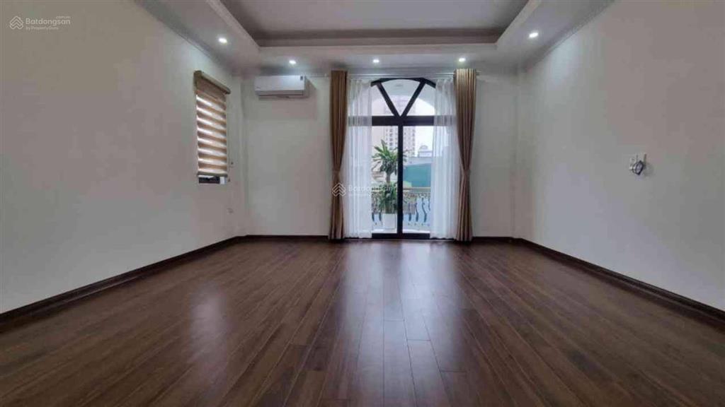 Quy hoạch ổn định, khu vực cao ráo, vf8 đỗ cửa, nhà 7 tầng thang máy sát ciputra tây hồ chi 13.x tỷ