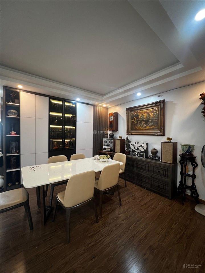 Chung cư ciputra  148m2  3 ngủ  ban công nam  nội thất đẹp sẵn ở ngay. chỉ 14.x đồng