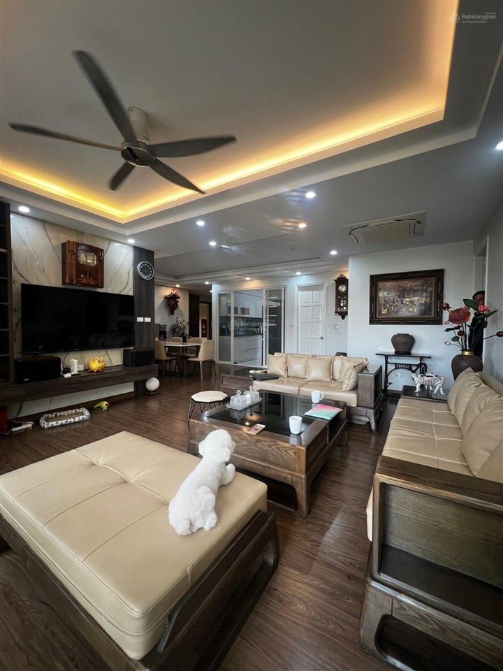 Chung cư ciputra  148m2  3 ngủ  ban công nam  nội thất đẹp sẵn ở ngay. chỉ 14.x đồng