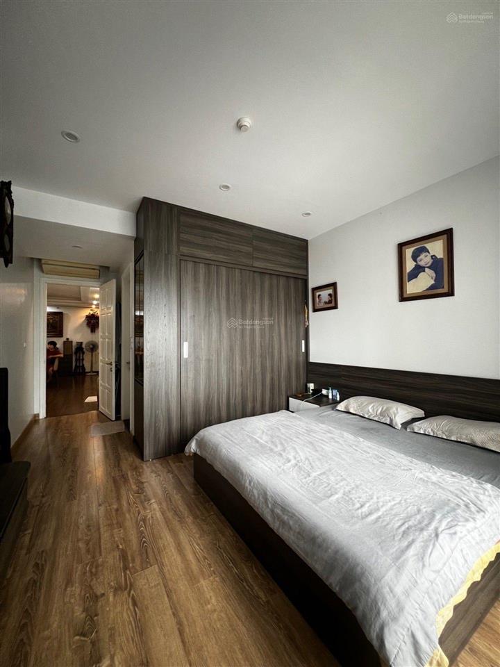 Chung cư ciputra  148m2  3 ngủ  ban công nam  nội thất đẹp sẵn ở ngay. chỉ 14.x đồng