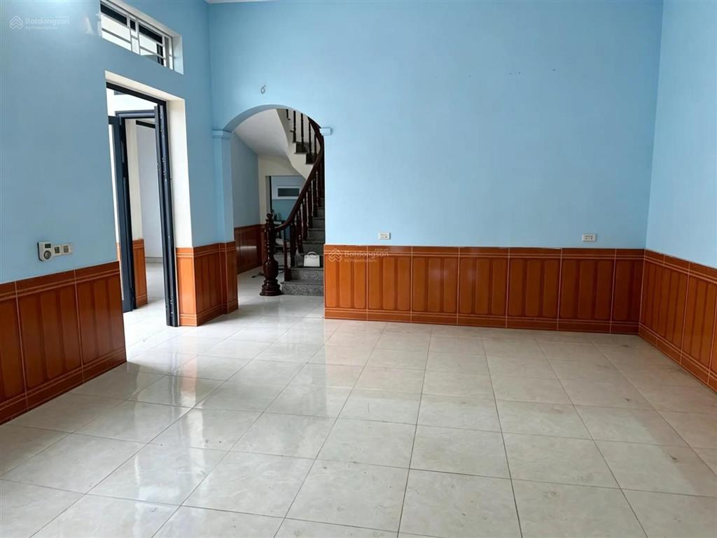 Bán biệt thự 2 tầng  dt 296/350m2 mặt đường chính tại sóc sơn  chỉ 4, x tỷ