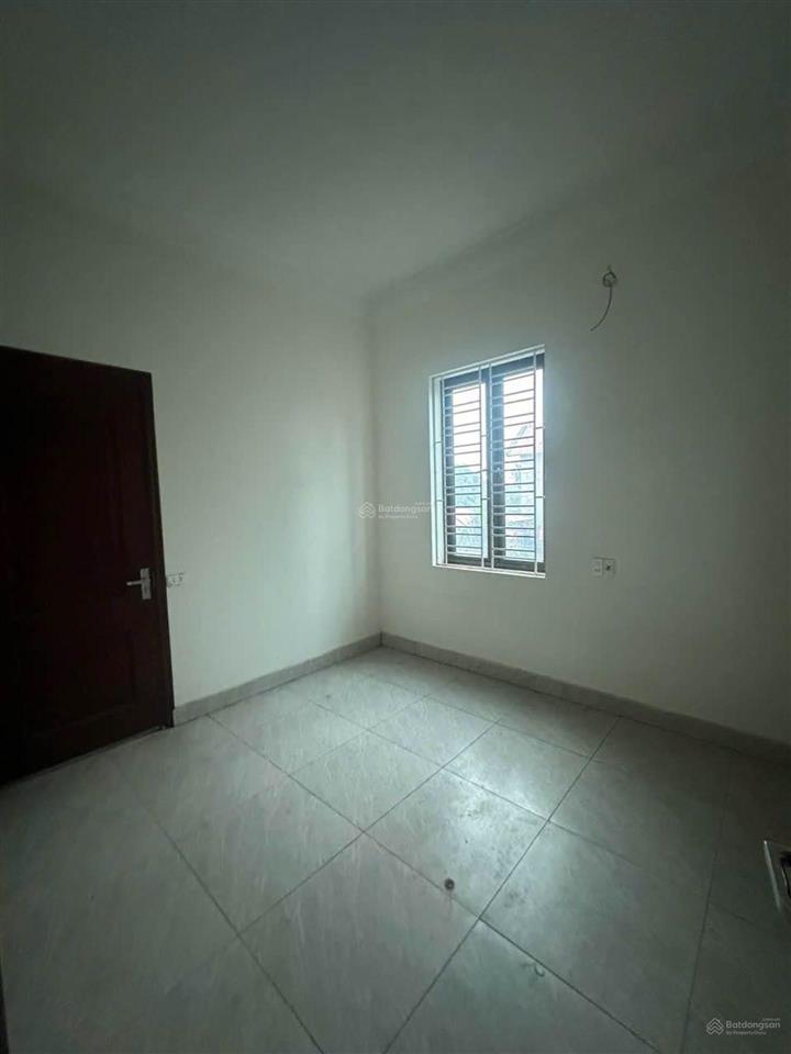 Bán nhà 3 tầng 1 hầm gần trường tiểu học, thcs tân hưng, sóc sơn  dt 217/240m2  chỉ 6,x tỷ