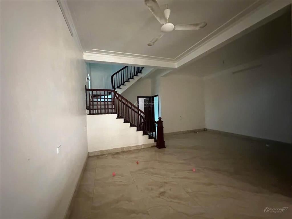 Bán nhà 3 tầng 1 hầm gần trường tiểu học, thcs tân hưng, sóc sơn  dt 217/240m2  chỉ 6,x tỷ