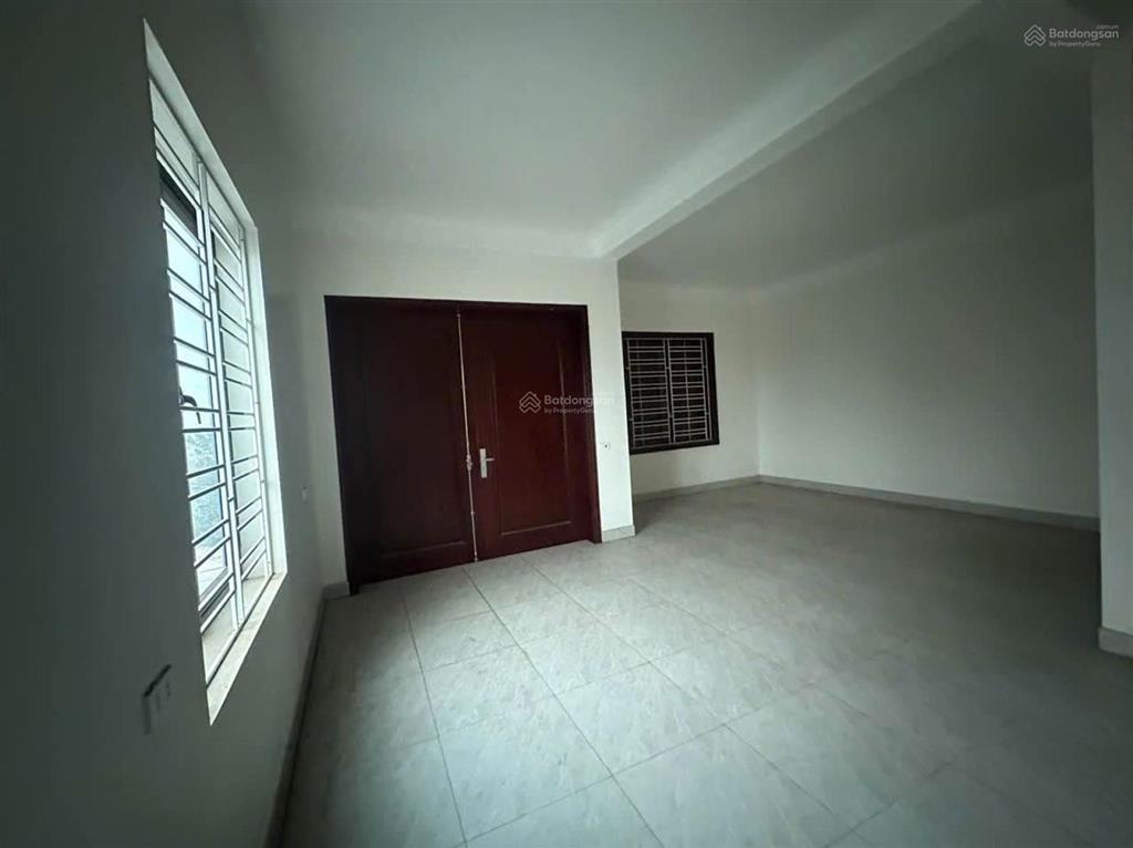 Bán nhà 3 tầng 1 hầm gần trường tiểu học, thcs tân hưng, sóc sơn  dt 217/240m2  chỉ 6,x tỷ