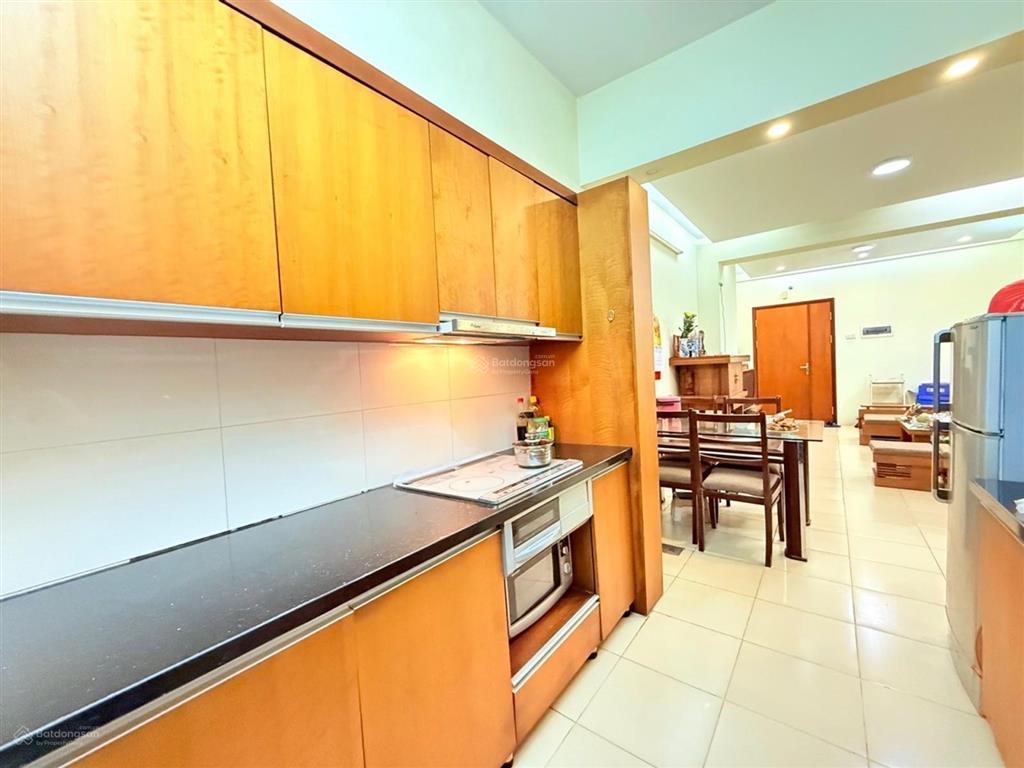 Bác chủ nhà đi nước ngoài cần bán căn 2 ngủchung cư resco cổ nhuế, full đồ,giá 5.x tỷ(rẻ nhất tòa)