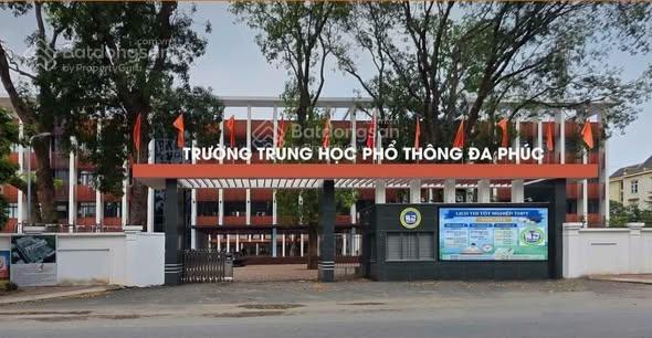 Bán nhà 4 tầng, dt 90m2, mặt đường nhựa vỉa hè 2 thoáng, trung tâm thị trấn sóc sơn, giá 15,x tỷ