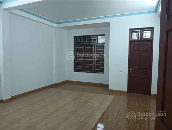Bán nhà 4 tầng, dt 90m2, mặt đường nhựa vỉa hè 2 thoáng, trung tâm thị trấn sóc sơn, giá 15,x tỷ