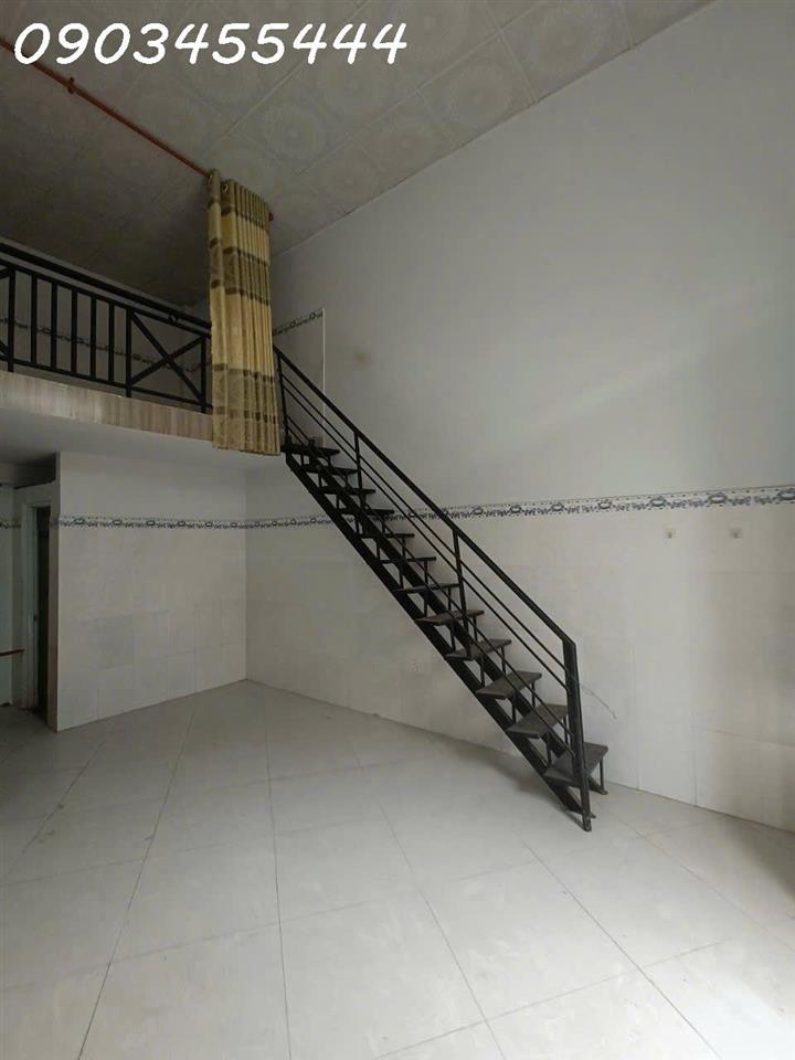 Nhà Tân Đông Hiệp Dĩ An ngang 5m ô tô tận cửa, 30m2, 1 trệt 1 lửng, 1.1 tỷ