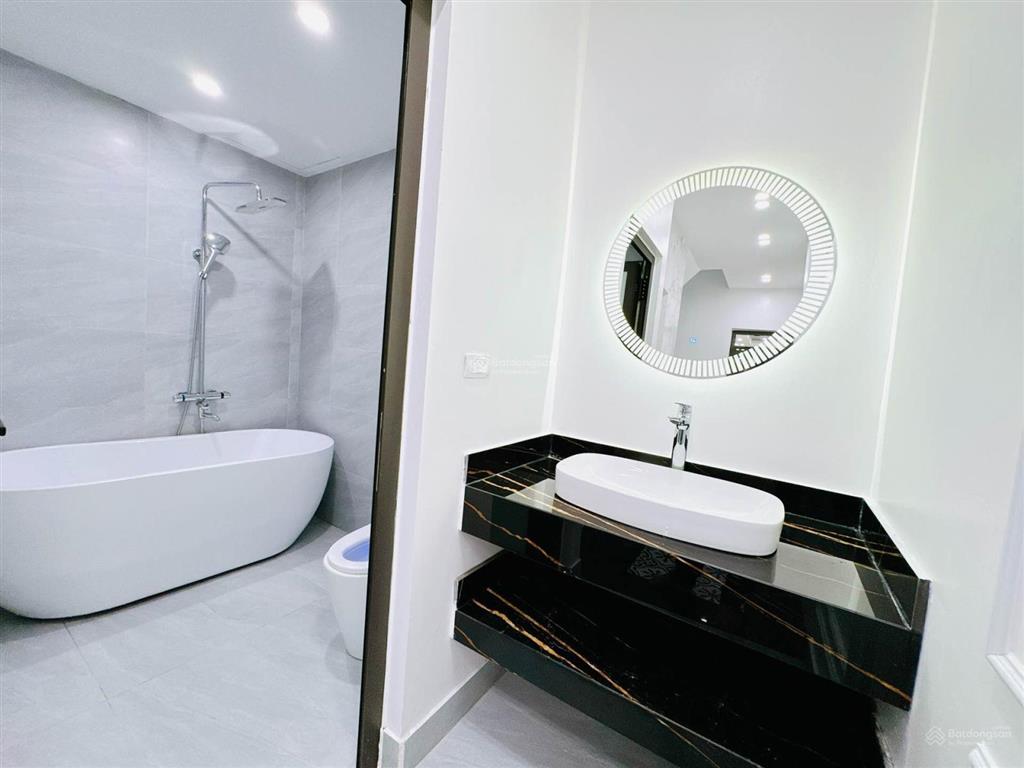 Chính chủ cần bán căn nhà 6 tầng phố trần duy hưng