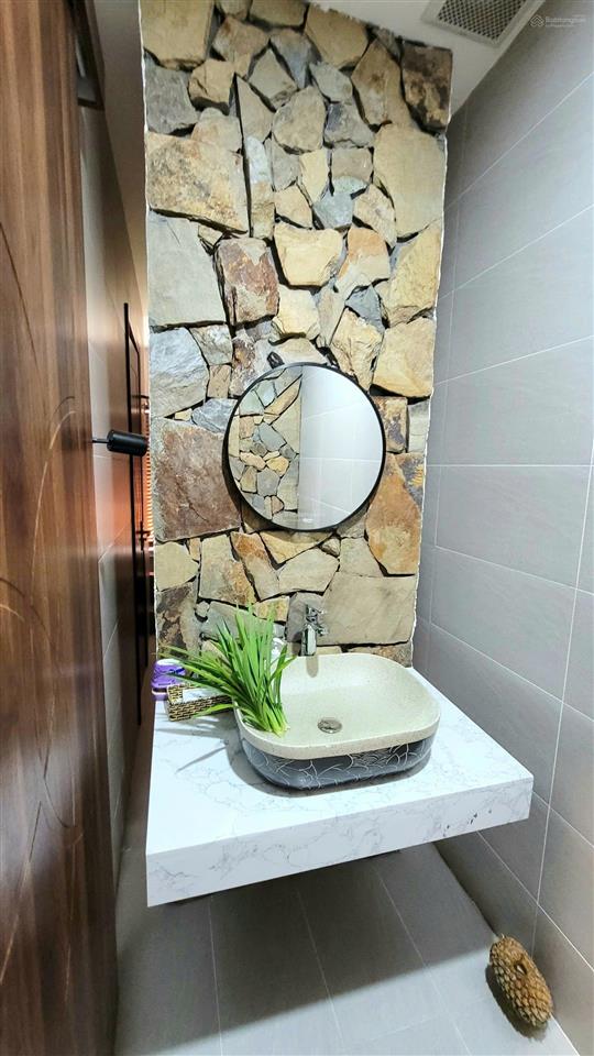 Villa mini khu vực đầu tuyến sơn trà, có dòng tiền airbnb cực ổn, giá 20 tỷ cách biển vài bước chân