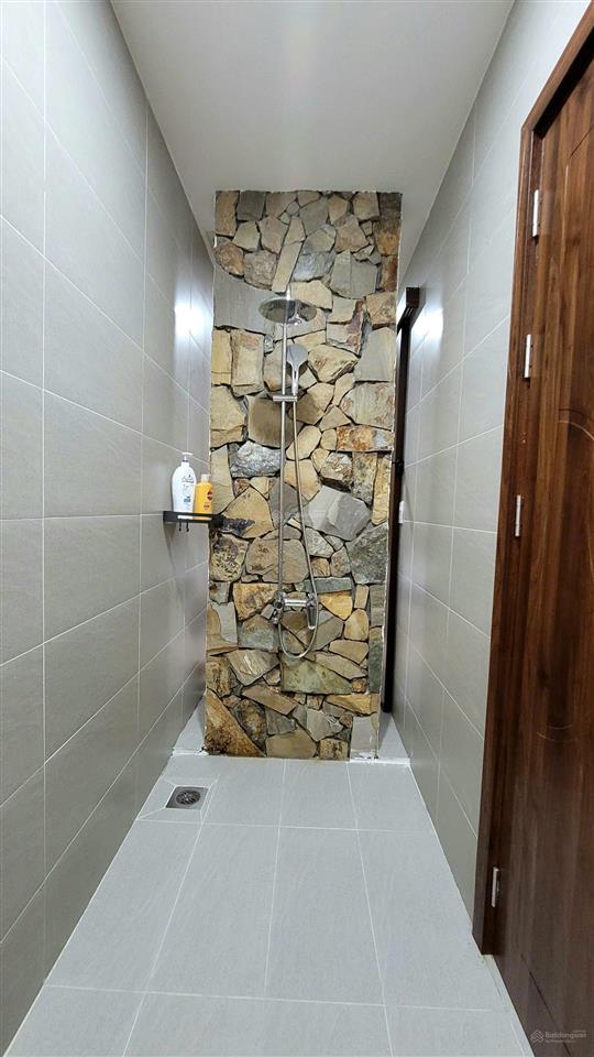 Villa mini khu vực đầu tuyến sơn trà, có dòng tiền airbnb cực ổn, giá 20 tỷ cách biển vài bước chân