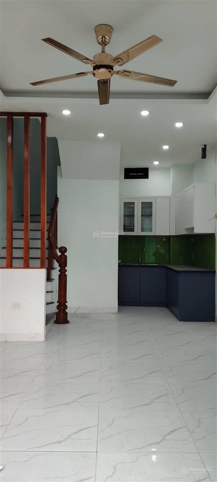 Tây mỗ 33,5m 5 tầng giá 5,8 tỷ còn thương lượng. bãi xe ô tô cách 80m. ngõ nông ba gác tránh xe máy