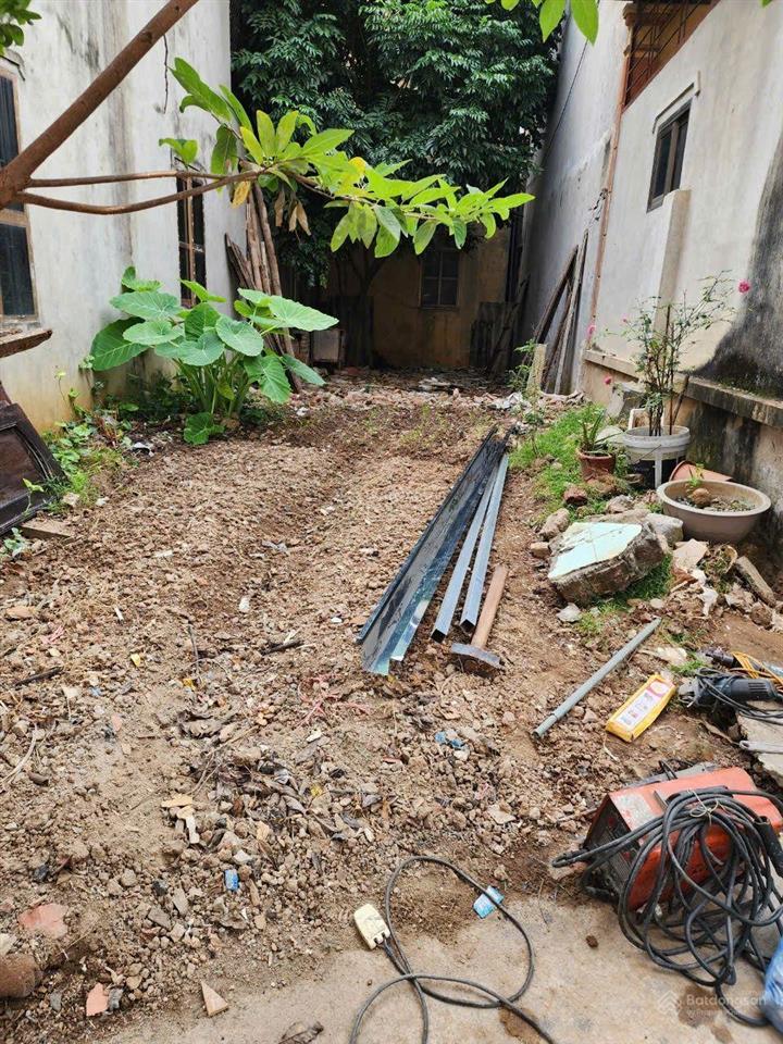 Bán lô đất ngõ 135 cầu cốc 59m2 mt 4,05m. ô tô lùi cửa. cách 20m là bãi xe ô tô, có tl