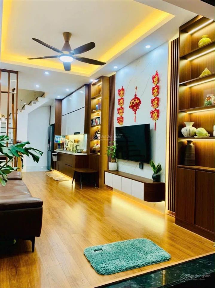 Năm tầng nội thất full, 30m ra đường ngõ thông ô tô tải, thương lượng cực tốt. đi bộ ra chợ