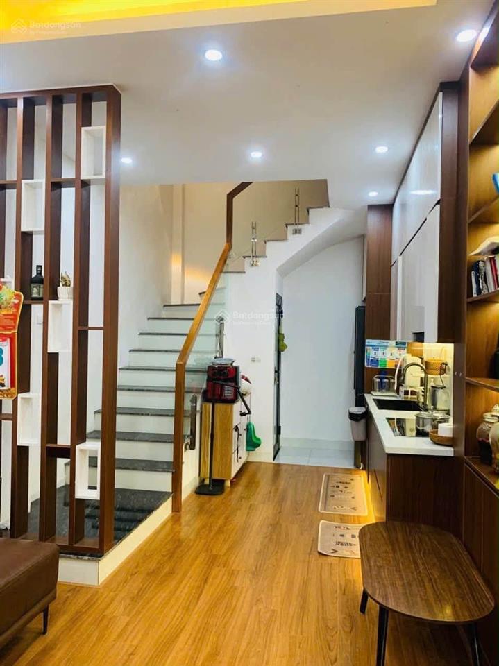 Năm tầng nội thất full, 30m ra đường ngõ thông ô tô tải, thương lượng cực tốt. đi bộ ra chợ