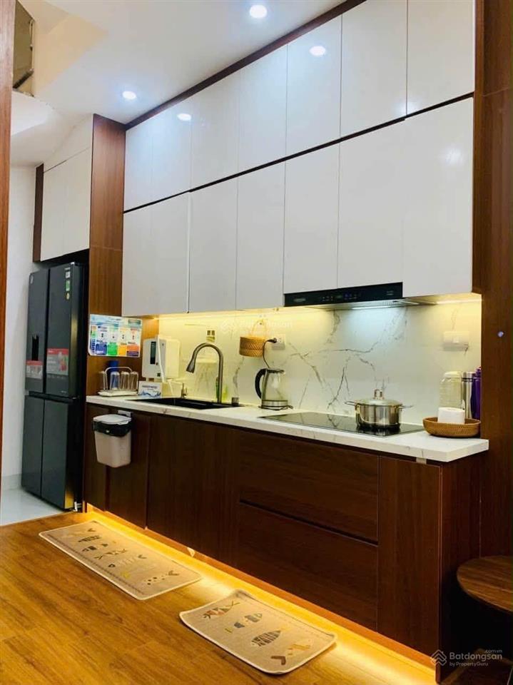 Năm tầng nội thất full, 30m ra đường ngõ thông ô tô tải, thương lượng cực tốt. đi bộ ra chợ
