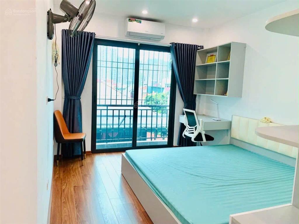 Năm tầng nội thất full, 30m ra đường ngõ thông ô tô tải, thương lượng cực tốt. đi bộ ra chợ