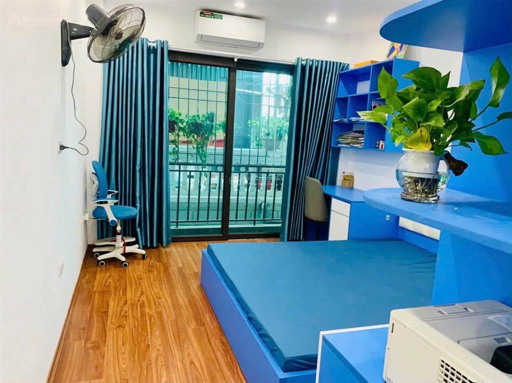 Năm tầng nội thất full, 30m ra đường ngõ thông ô tô tải, thương lượng cực tốt. đi bộ ra chợ