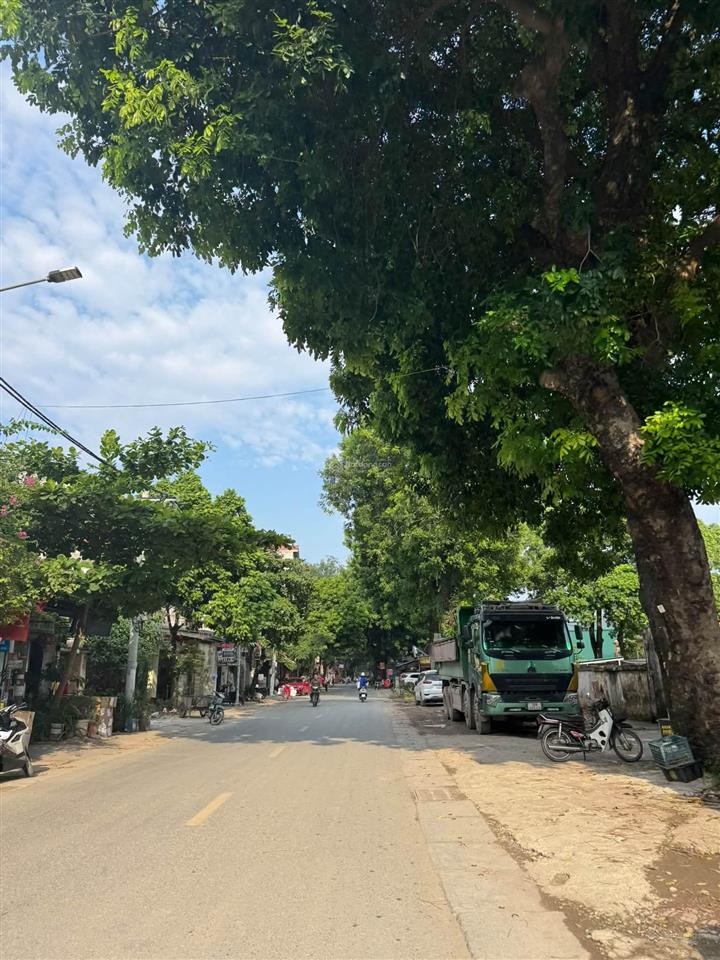 Bán đất hữu hưng, tây mỗ 72,5m có sẵn nhà hai tầng. sát khu tái định cư. cách 1 dãy nhà mặt đường
