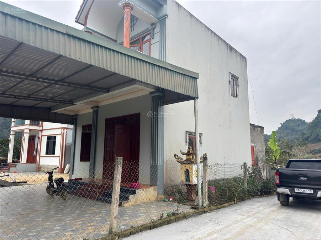 Chuyển nhượng lô đất giá rẻ 1900m2 có 300m thổ cư đất bằng phẳng vuông vắn