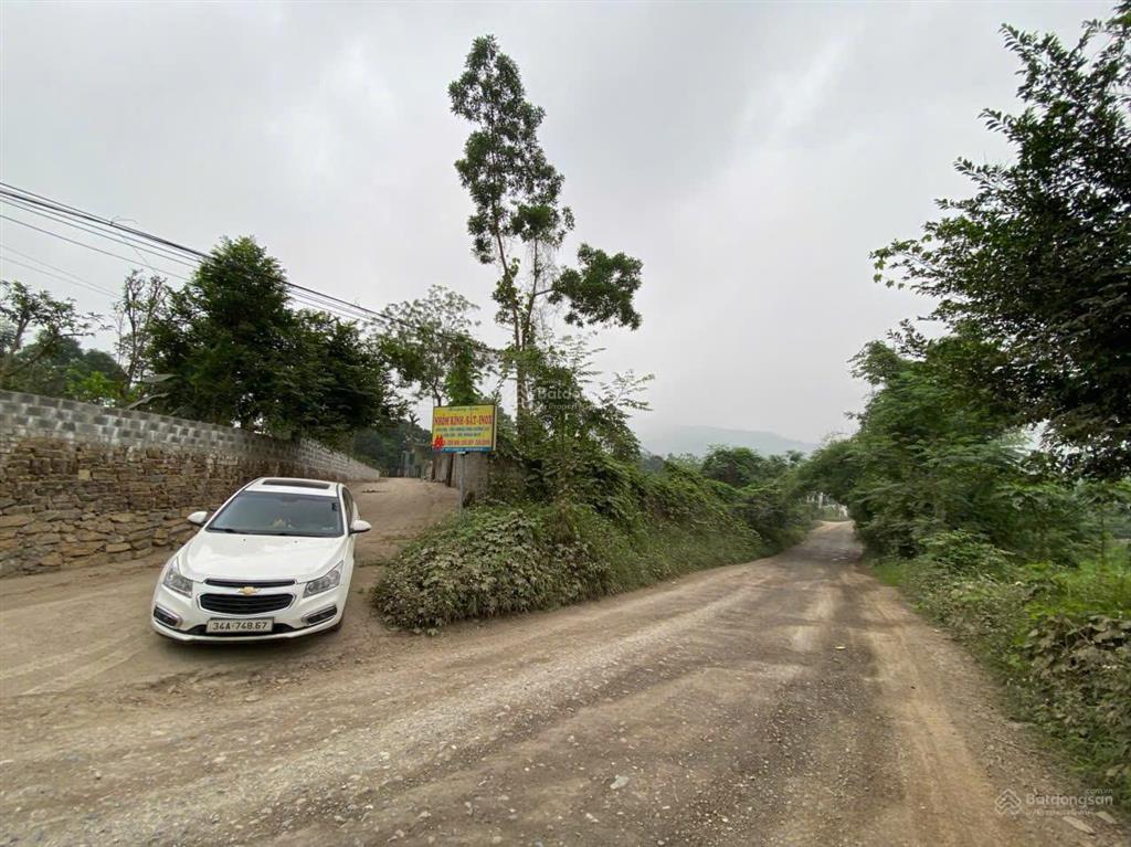 Diện tích 2.600m² trong đó có 800m² đất ở vị trí lương sơn hoà bình( phú thọ)