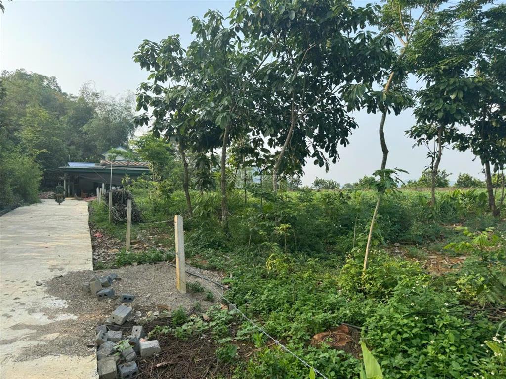 Đất kim bôi giá rẻ 1320m2 có 200m2 thổ cư. mặt tiền 30m. đất bằng phẳng. dân cư đông đúc