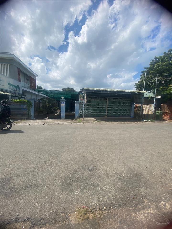 Mình cần bán nhà vườn 15.5m mt nguyễn mạnh hùng sát vs nguyễn văn cừ 880m2 thổ cư 200m2 phủ hồng