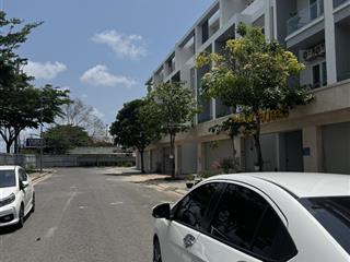 Bán nhà baria city gate  vị trí trung tâm tp. bà rịa sổ hồng hoàn công
dt sàn 301mv 1trệt 2 lầu