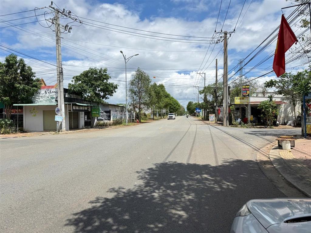Chủ gửi bán lô đất mt hương lộ 2 hoà long 5x25m có 70m2 tc đường nhựa vỉa hè 30m giá chỉ 2 tỷ 25