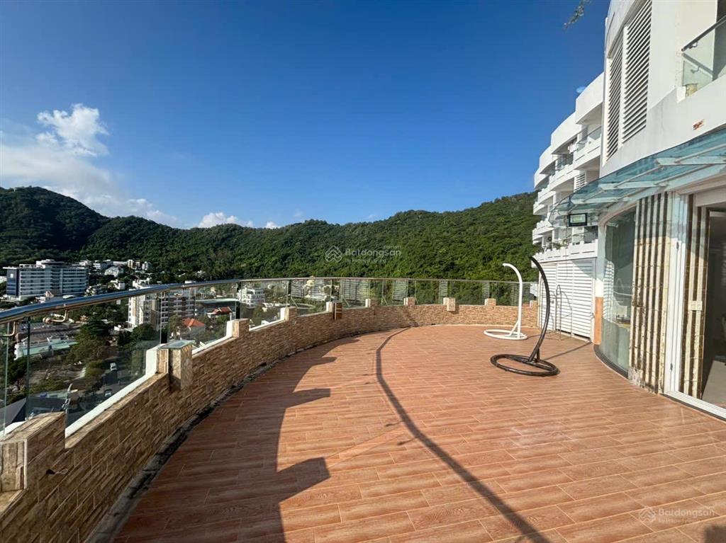 Chủ gửi bán căn hộ view biển nằm ngay mặt tiền đường trần phú. địa chỉ 84 trần phú, vũng tàu