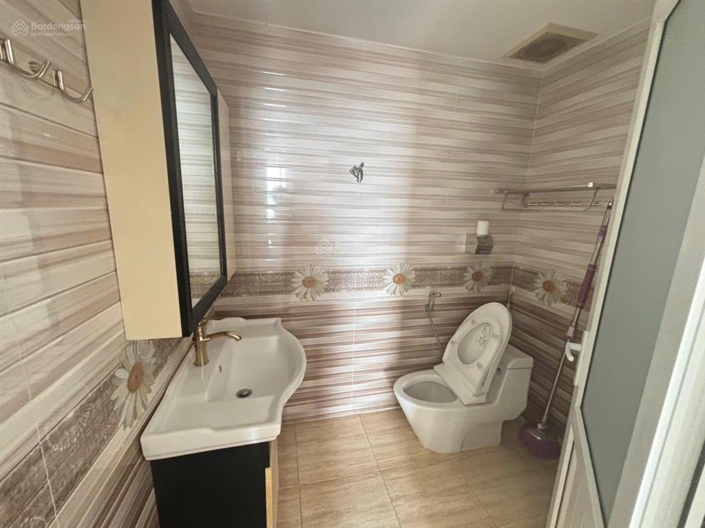 Chủ gửi bán căn hộ view biển nằm ngay mặt tiền đường trần phú. địa chỉ 84 trần phú, vũng tàu