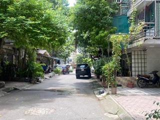 Bán tập thể nghãi tân tầng 1 dt 80m2 hai mặt tiền mỗi mặt 8m kd tốt giá 7 tỷ