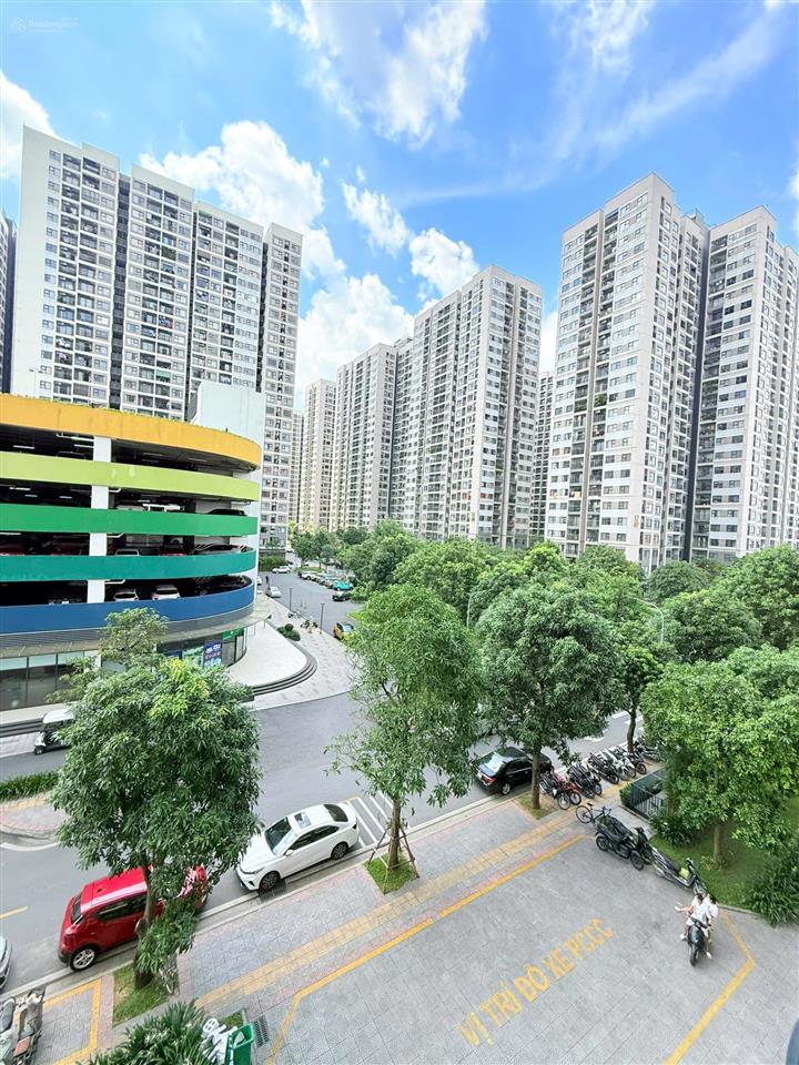 Chính chủ bán căn 2n 2vs dt 55m2 phân khu the metropolitan, giá 3,75 tỷ