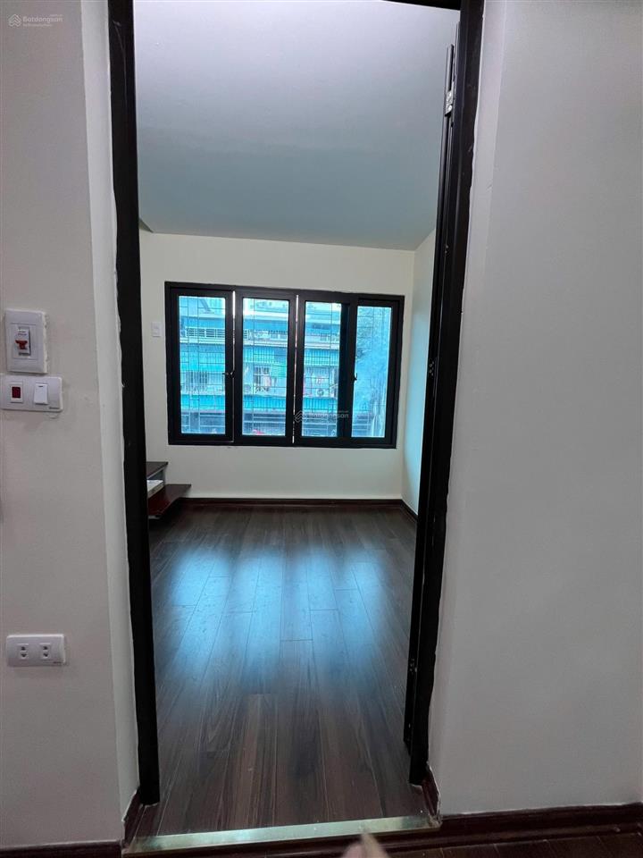 Bán tập thể nghĩa tân dt 140m2 sử dụng, có 6 phòng ngủ, 2 vs full nội thất giá 4,8 tỷ
