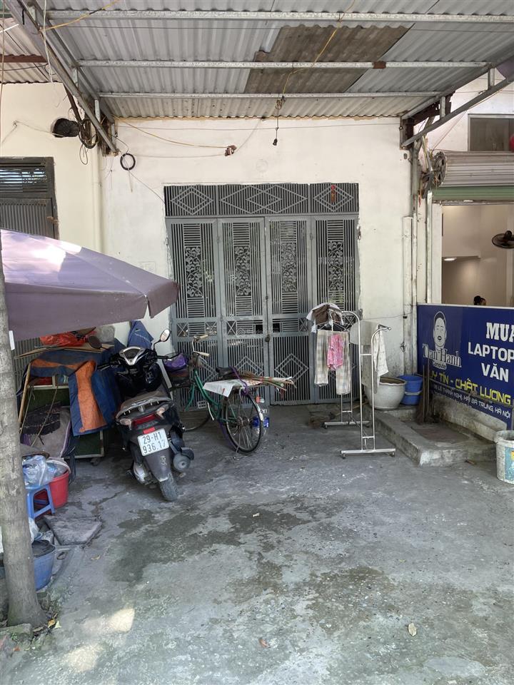 Bán tập thể tầng 1 mai dịch dt 50m2 có chỗ để ô tô kd tốt nhà đẹp giá 2,8 tỷ