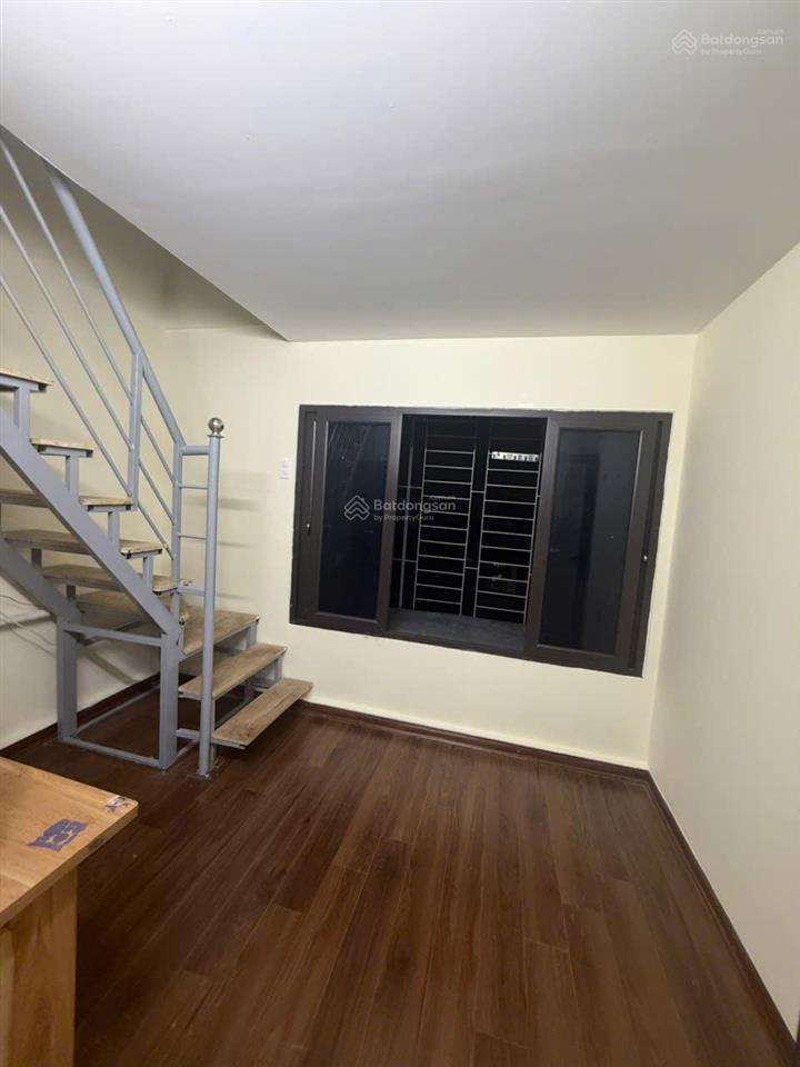 Bán tập thể nghĩa tân, cầu giấy dt 140m2, nhà full nội thất cao cấp, 6 phòng ngủ 2vs giá 4,8 tỷ