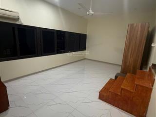 Bán tập thể tầng 2 nghĩa tân , cầu giấy dt 120 , nhà full nội thất cao cấp . 4 ngủ 2 vs giá 6 tỷ